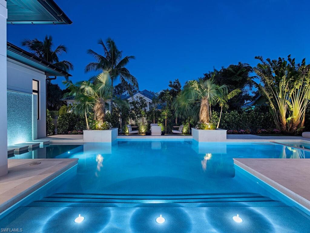 540 4th Avenue North Naples, FL 34102 - Photo 5 of 24