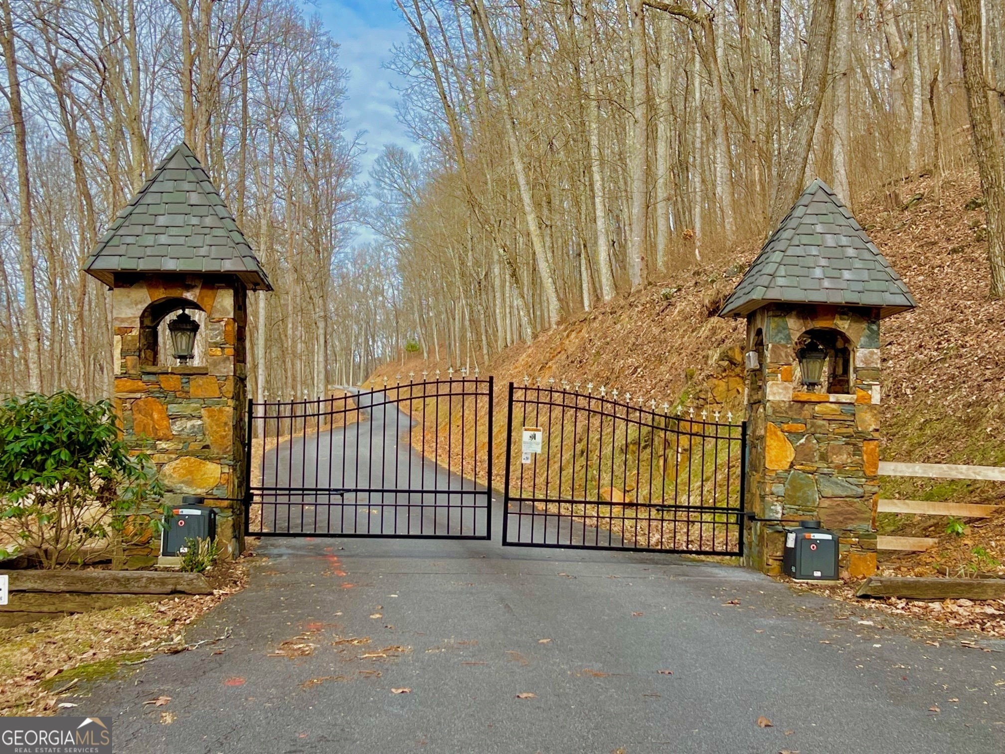 57 Rim Rock Young Harris, GA 30582 - Photo 2 of 16