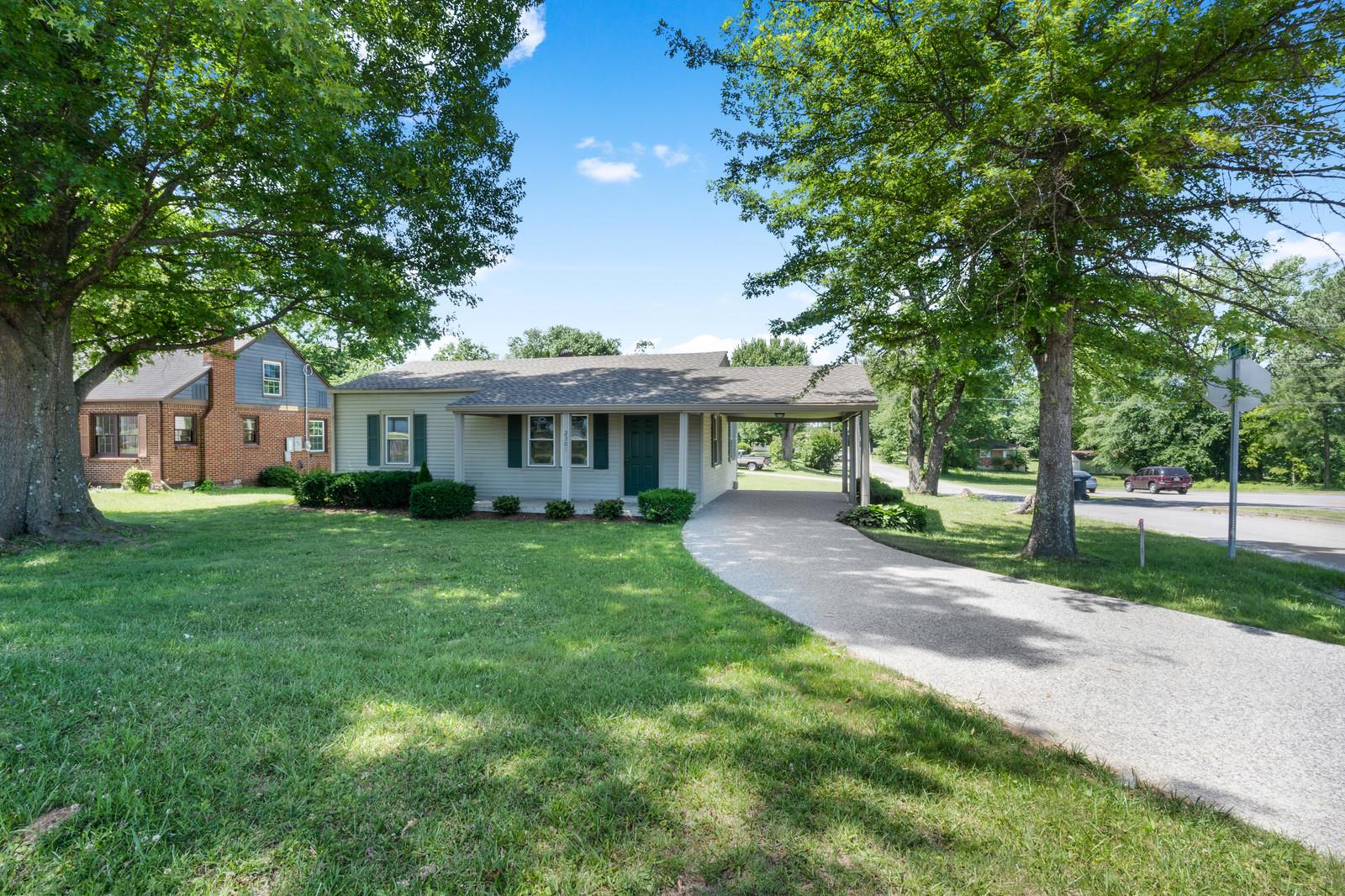 2301 Memorial Boulevard Springfield, TN 37172 - Photo 1 of 8 Gallery Image 1