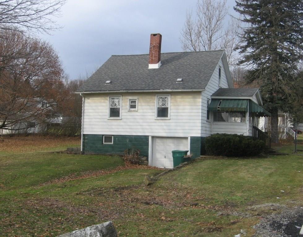 118 Phillips Road Latrobe, PA 15650 - Photo 2 of 14 Side