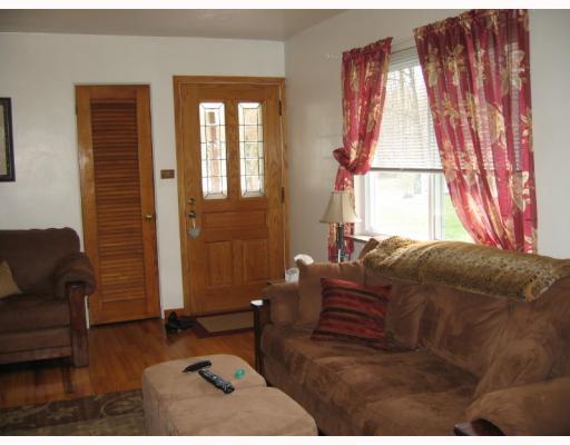 1219 Cornplanter Road Cabot, PA 16023 - Photo 2 of 15 Living Room.
