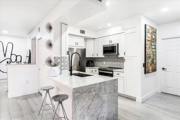 $398,000 | 2452 Centergate Drive, Unit 202, Miramar, FL 33025