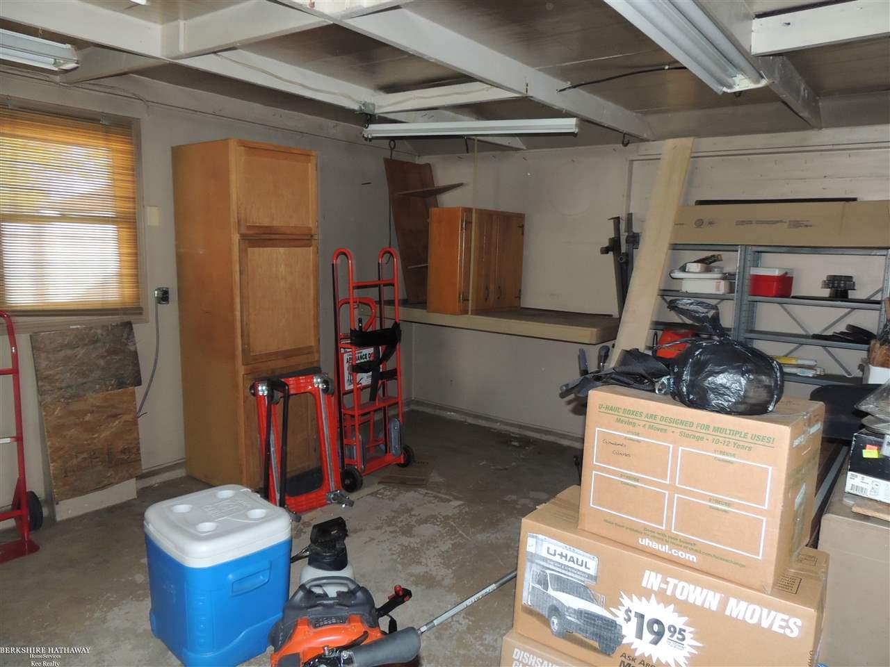 33265 Utica Road Fraser, MI 48026 - Photo 43 of 51 50011169-42.JPG