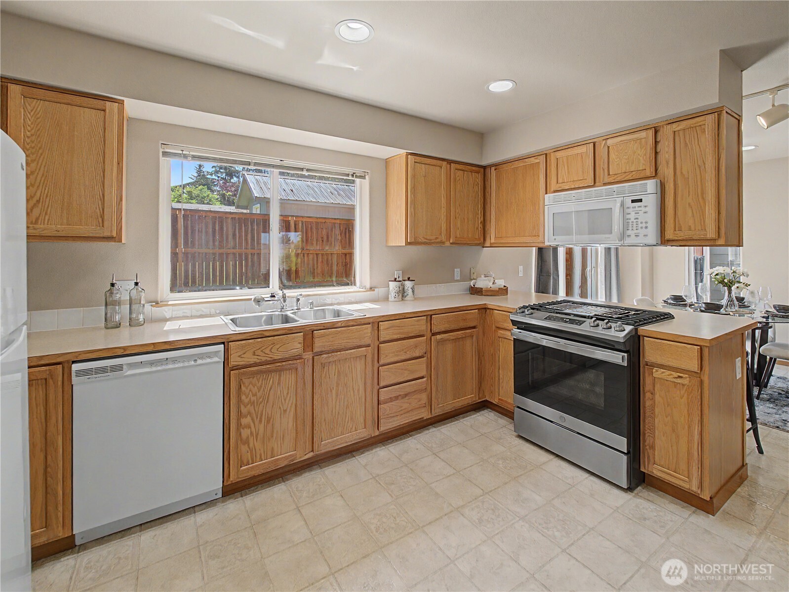 1613 Morris Avenue South Renton, WA 98055 - Photo 10 of 30