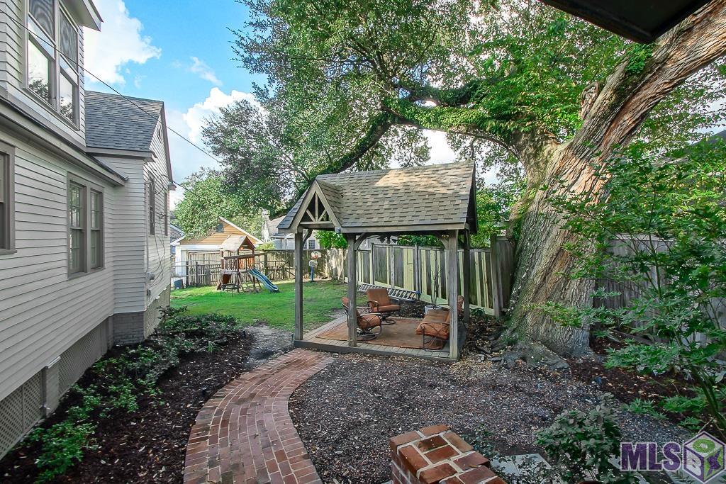 2221 Olive Street Baton Rouge, LA 70806 - Photo 30 of 33 Side Yard