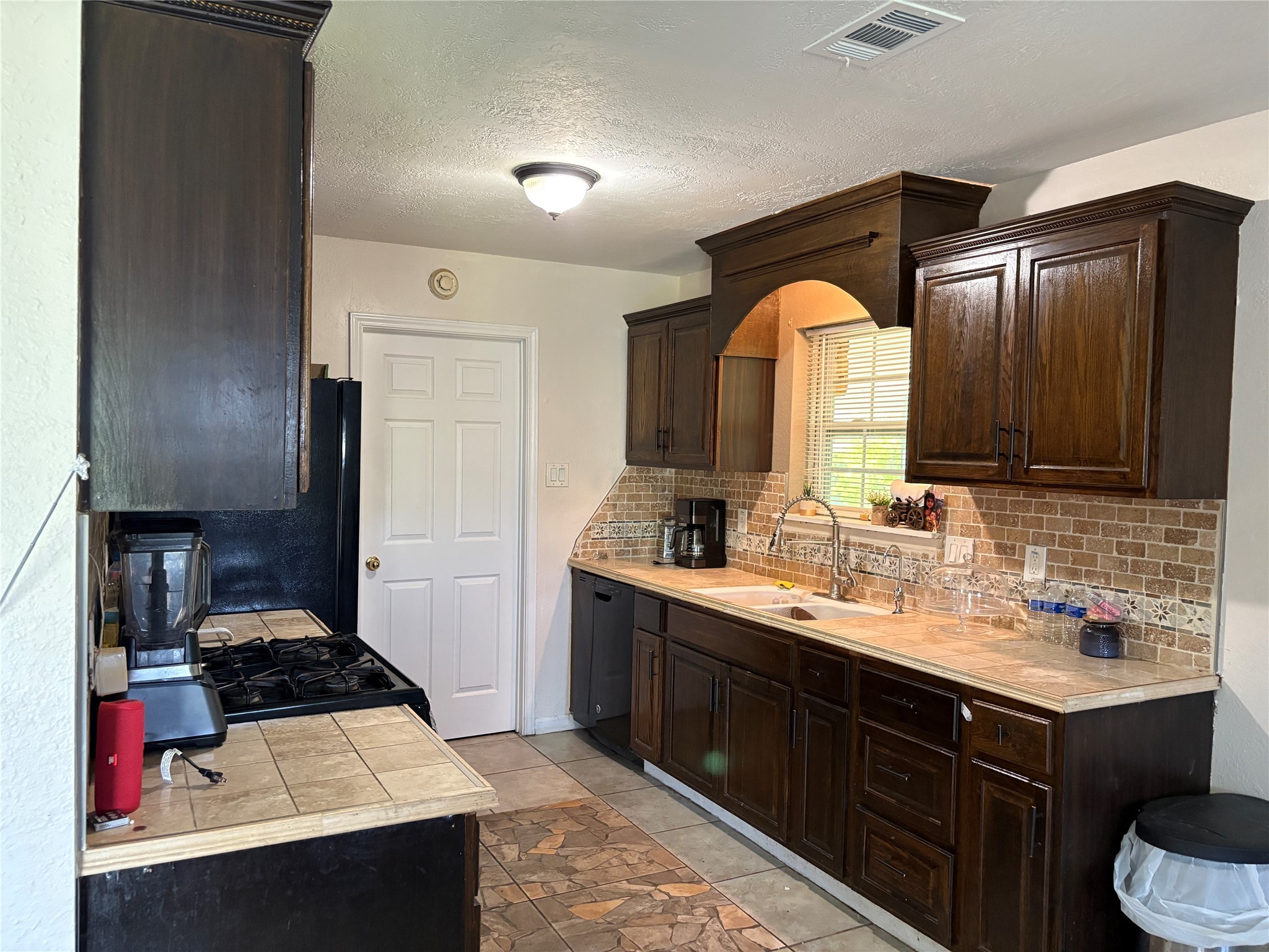 431 Crockett Street Channelview, TX 77530 - Photo 4 of 30