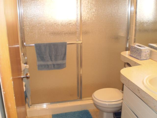 29326 Hoover Road Warren, MI 48093 - Photo 9 of 15 31031615-8.JPG