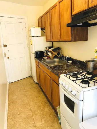 $1,475 | 1056 West Thorndale Avenue, Unit 1U, Chicago, IL 60660