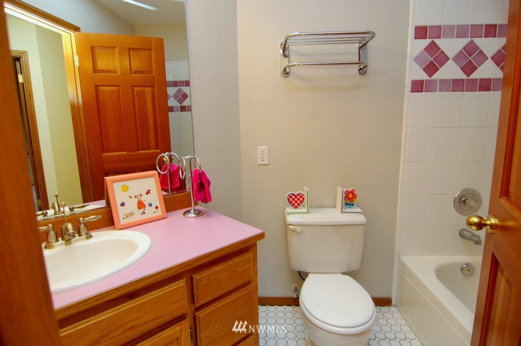 2520 243rd Place Southeast Bothell, WA 98021 - Photo 16 of 19