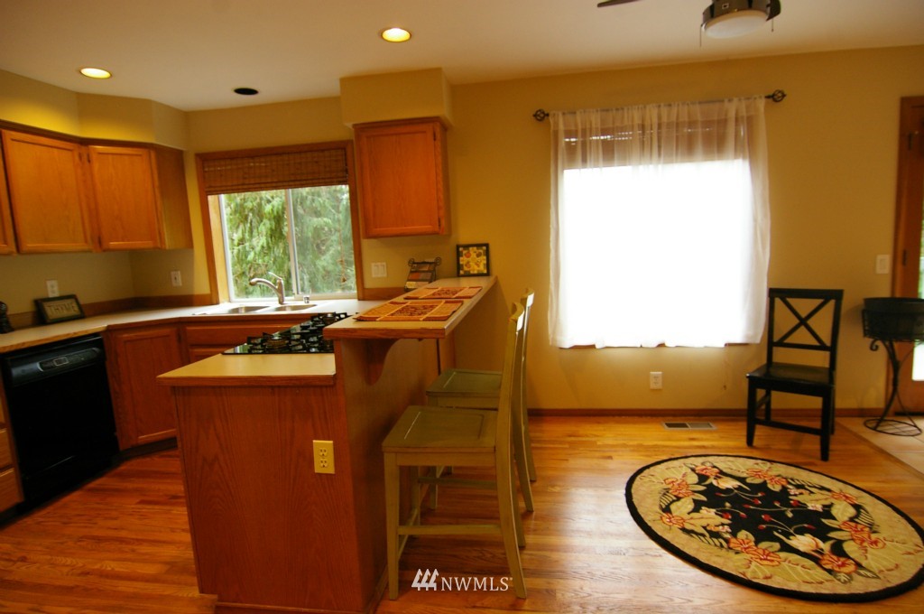 2520 243rd Place Southeast Bothell, WA 98021 - Photo 9 of 19
