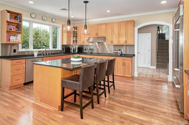 $2,599,000 | 17 Byram Meadows Road, Armonk, NY 10504