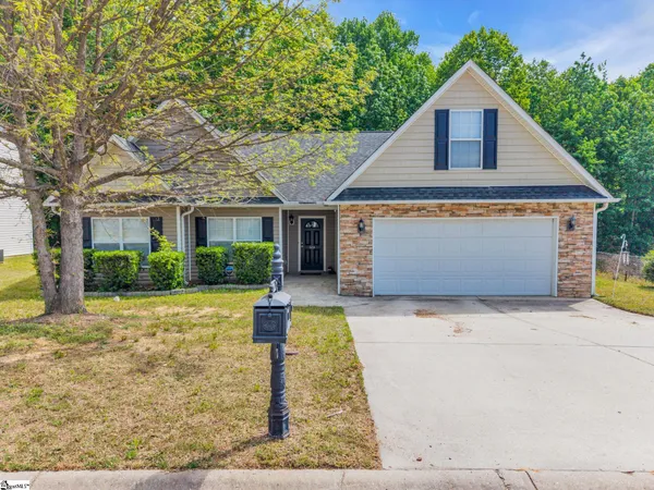 $324,900 | 605 Fountain Brook Lane, Fountain Inn, SC 29644