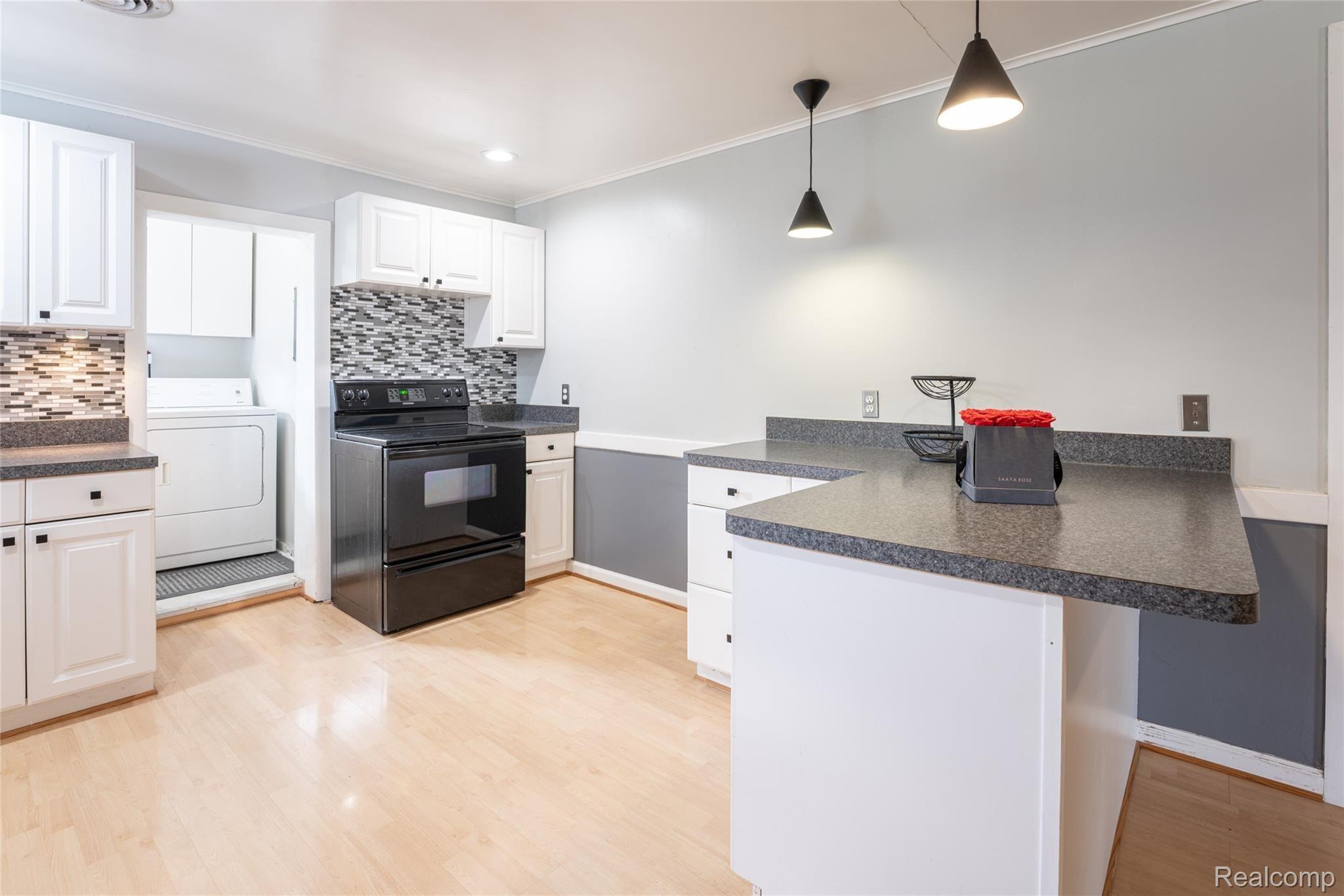 6045 Hatchery Road Waterford, MI 48327 - Photo 7 of 20 6045 hatchery road waterford-9.jpg