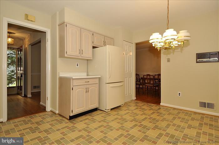 2203 Musgrove Road Silver Spring, MD 20904 - Photo 15 of 30 Kitchen