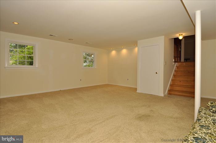 2203 Musgrove Road Silver Spring, MD 20904 - Photo 4 of 30 Family Room