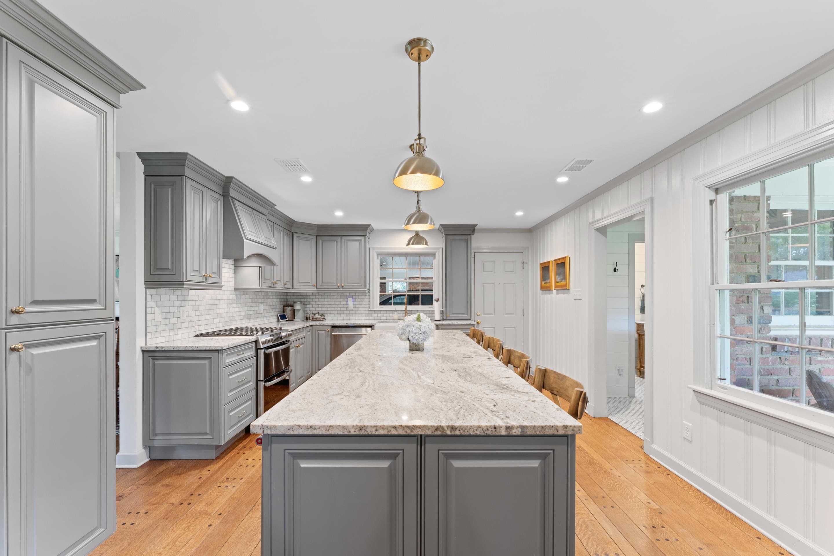 1226 Fair Meadow Road Memphis, TN 38117 - Photo 14 of 40 Kitchen with a center island breakfast bar.