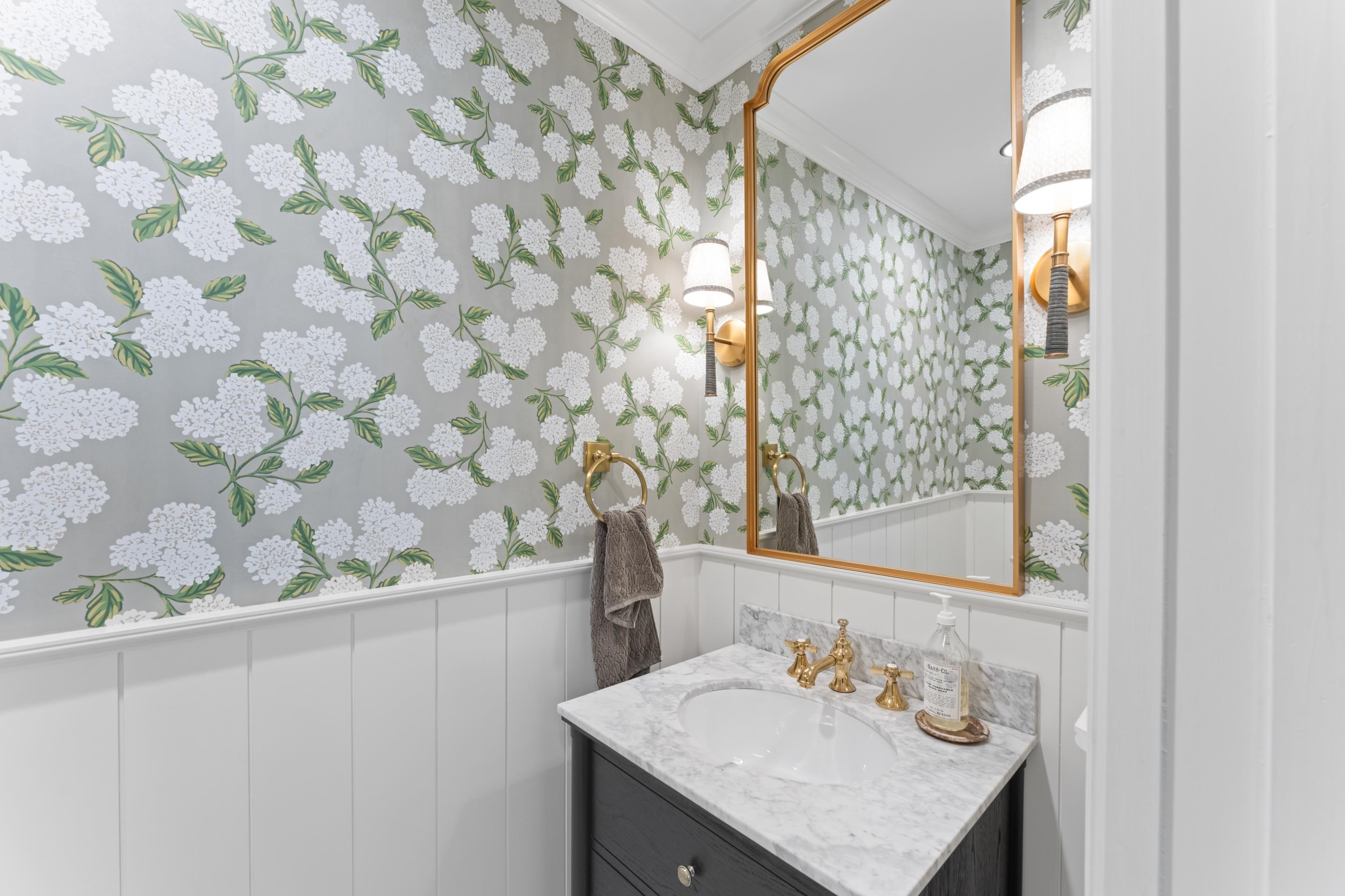 1226 Fair Meadow Road Memphis, TN 38117 - Photo 22 of 40 Half bathroom with granite vanity.