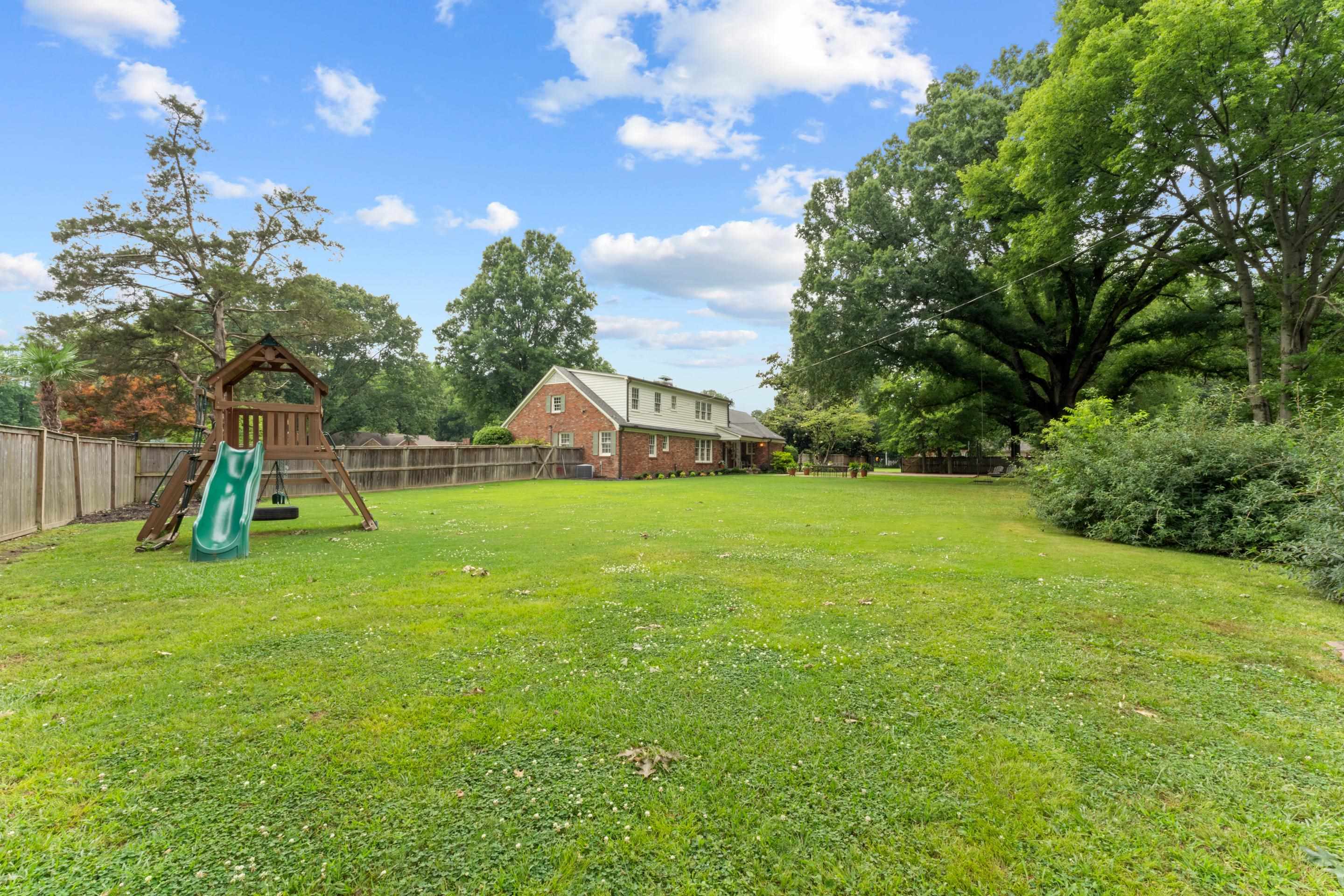 1226 Fair Meadow Road Memphis, TN 38117 - Photo 38 of 40 View of yard. It is large enough for whatever you could possible want.