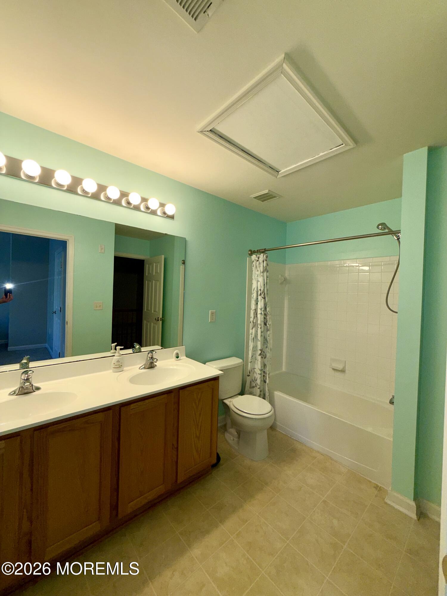 28 Abby Road Farmingdale, NJ 07727 - Photo 13 of 17 Main Bathroom