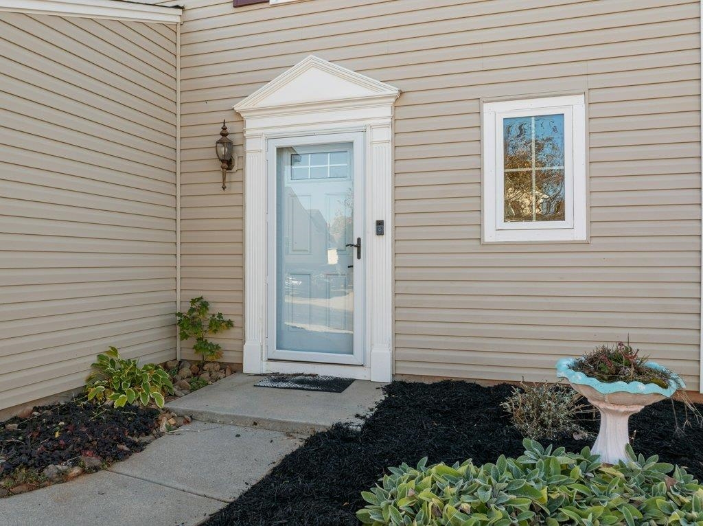 404 Sweeny Court Boiling Springs, SC 29316 - Photo 3 of 34