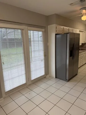 $2,400 | 411 East Alexander Lane, Euless, TX 76040