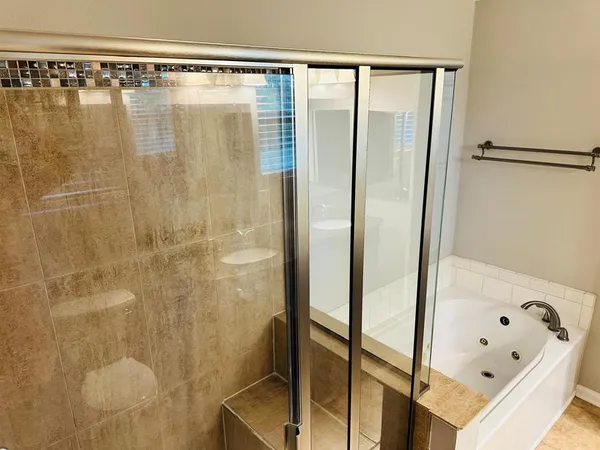 $2,400 | 411 East Alexander Lane, Euless, TX 76040