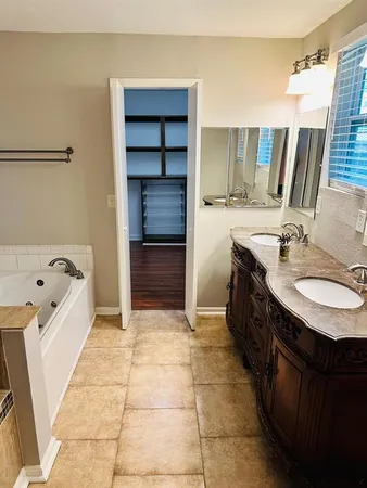 $2,400 | 411 East Alexander Lane, Euless, TX 76040