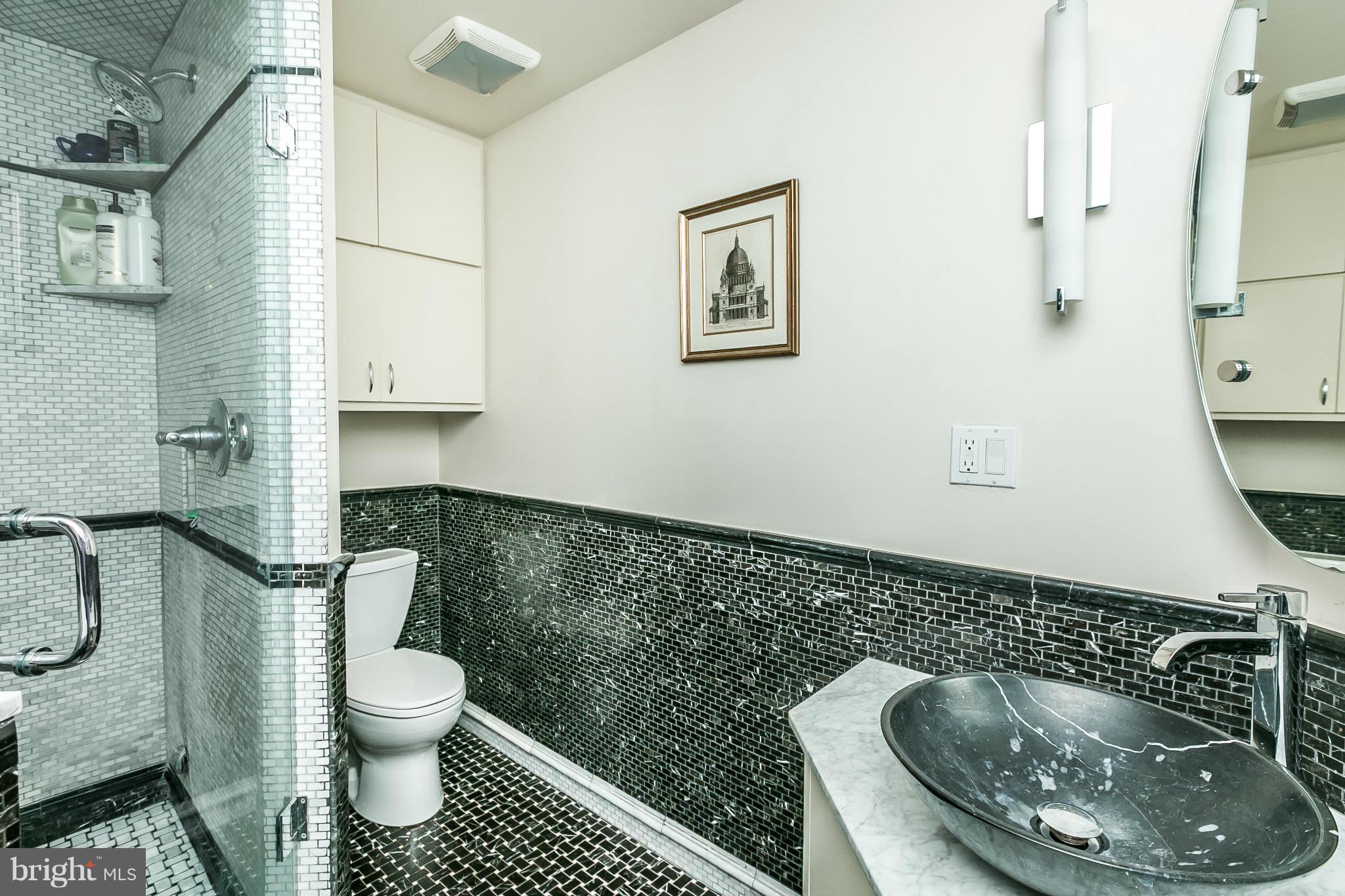 2414 Brambleton Road Baltimore, MD 21209 - Photo 18 of 30 Bath (Master)