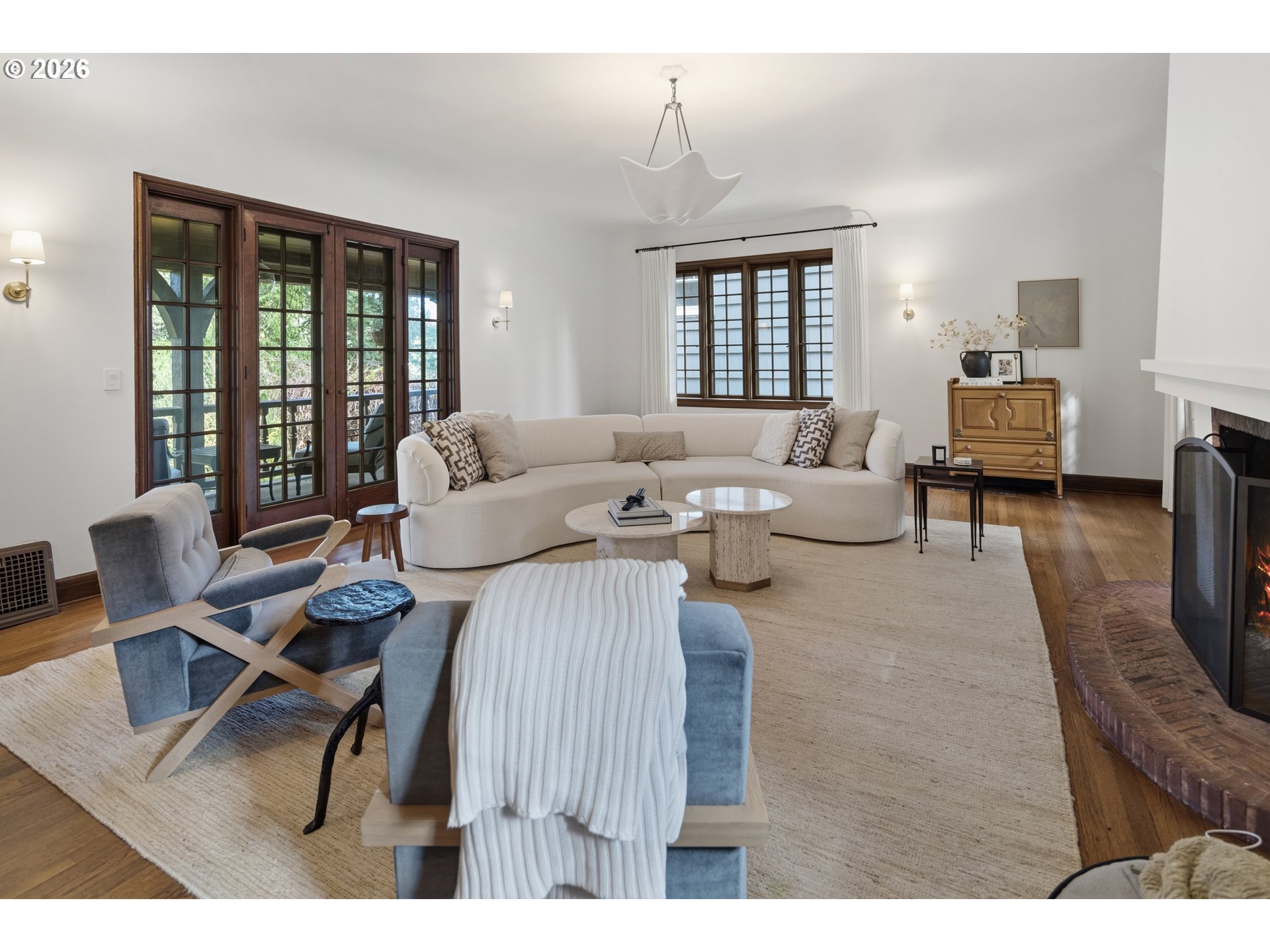 2897 Southwest Rutland Terrace Portland, OR 97205 - Photo 12 of 46 a living room with furniture and wooden floor