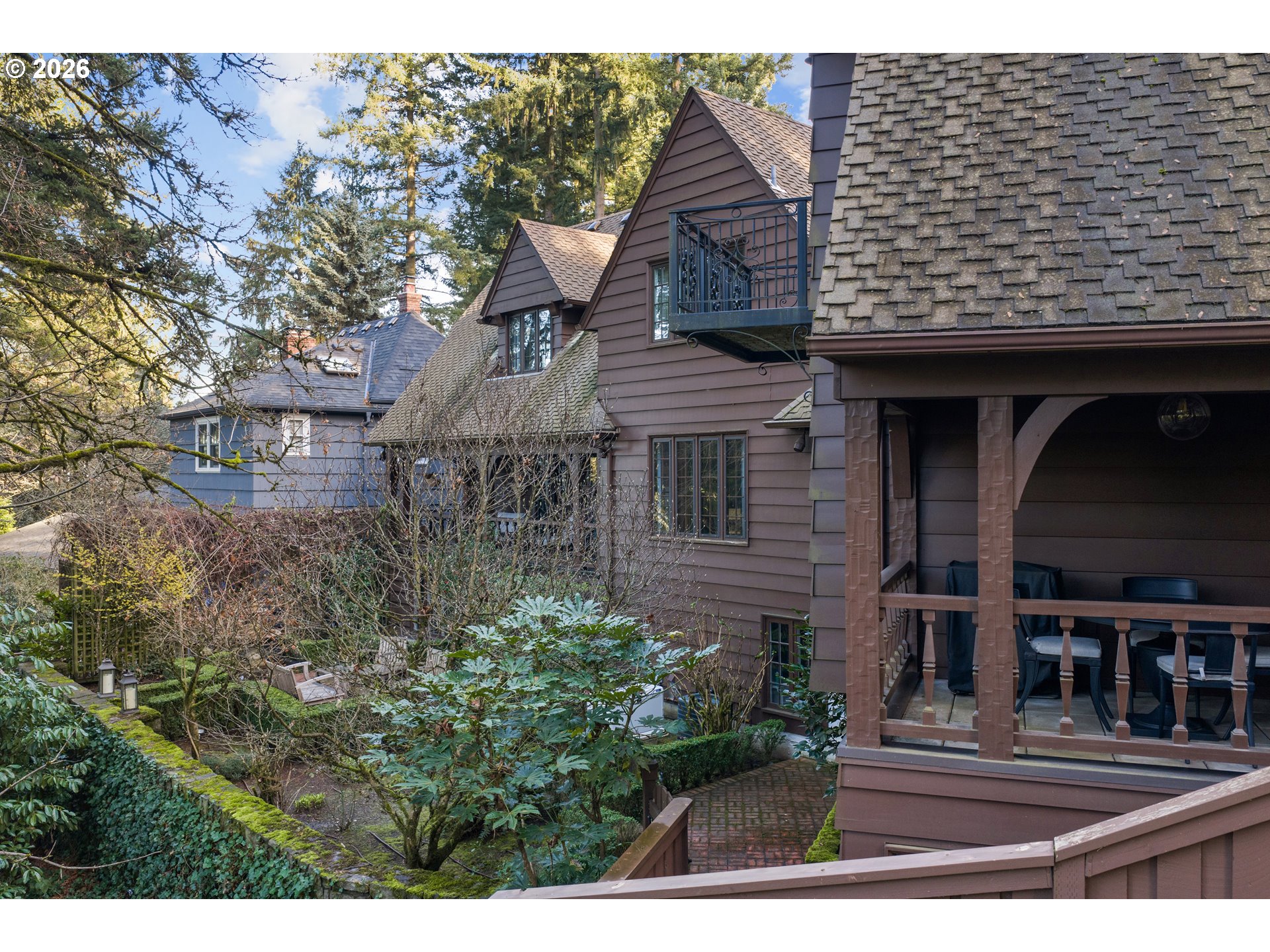 2897 Southwest Rutland Terrace Portland, OR 97205 - Photo 30 of 46 a view of a house with a door