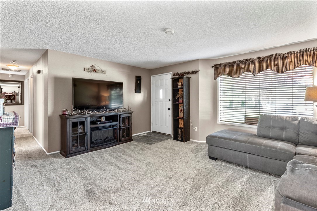 135 Valley Meadows Loop Chehalis, WA 98532 - Photo 3 of 29 Gallery Image 3