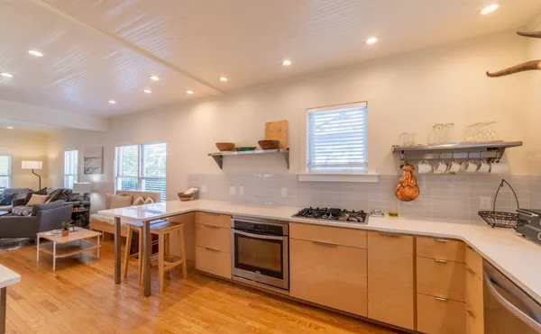 $5,000 | 1503 Newton Street, Austin, TX 78704