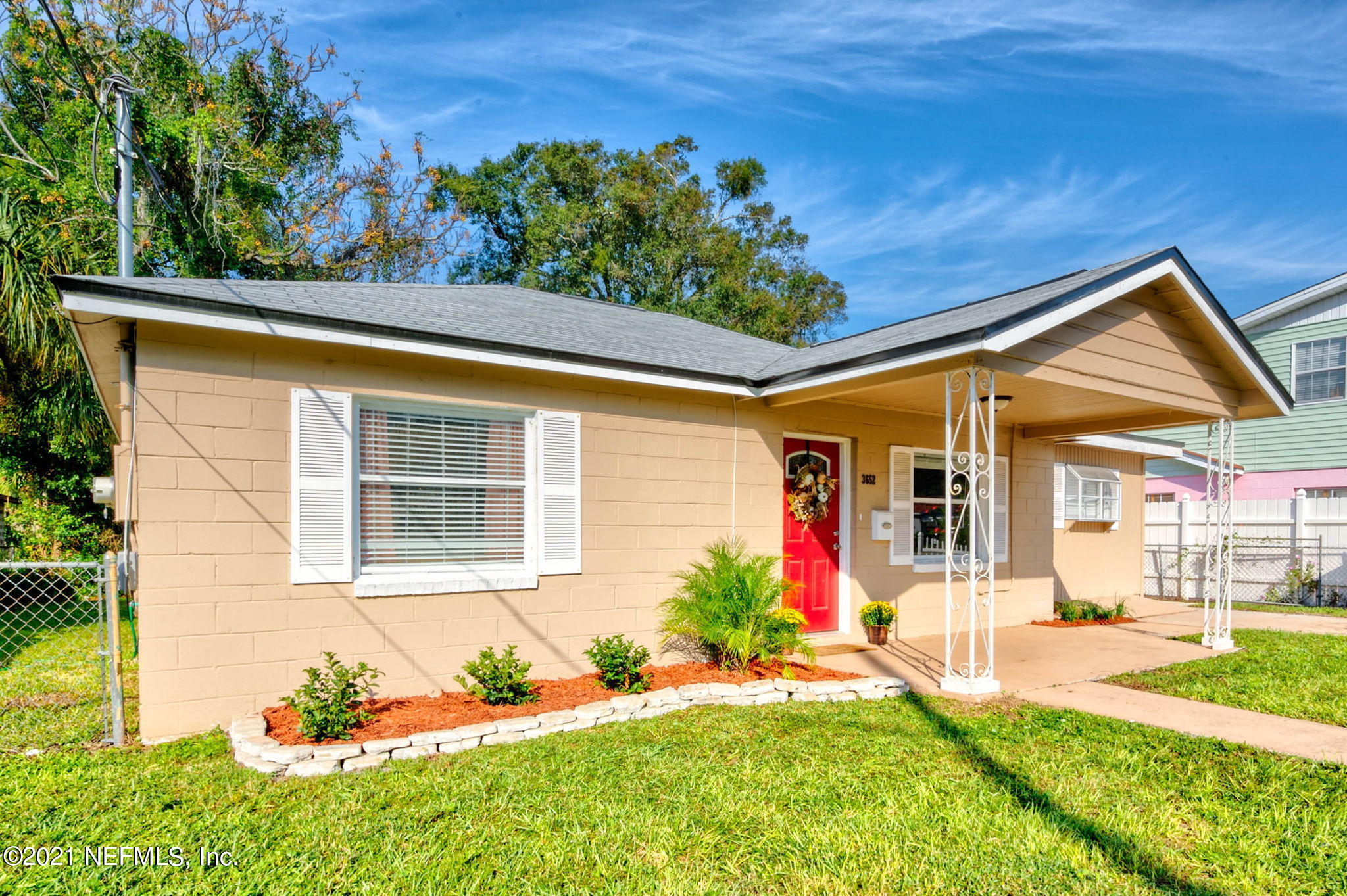 3652 Freeman Road Jacksonville, FL 32207 - Photo 2 of 18 Private Parking