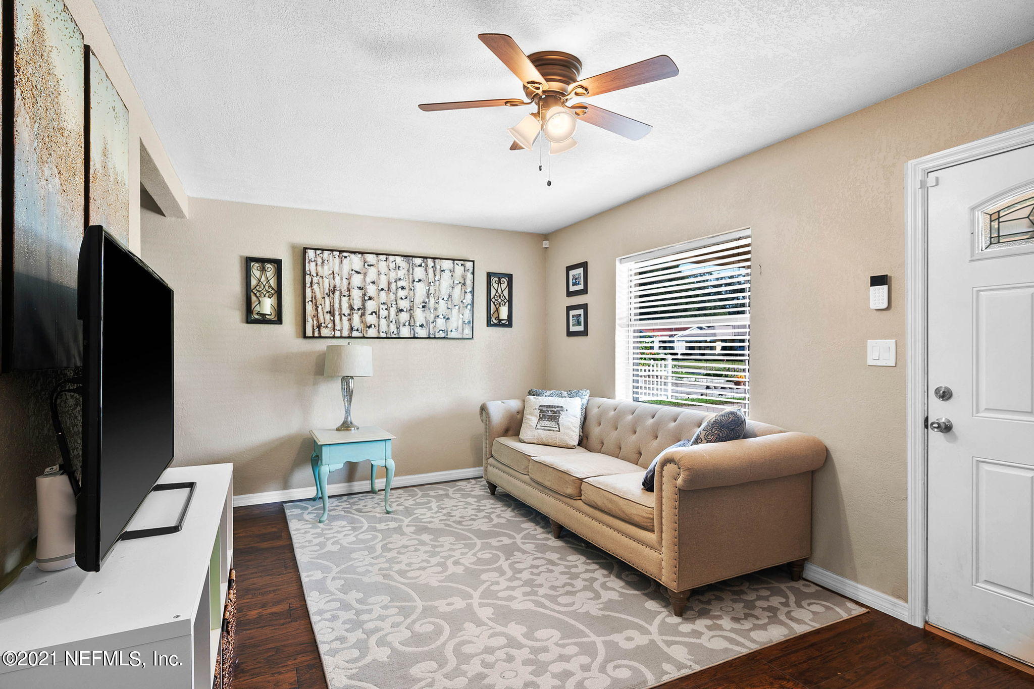 3652 Freeman Road Jacksonville, FL 32207 - Photo 3 of 18 Large Open Living Room