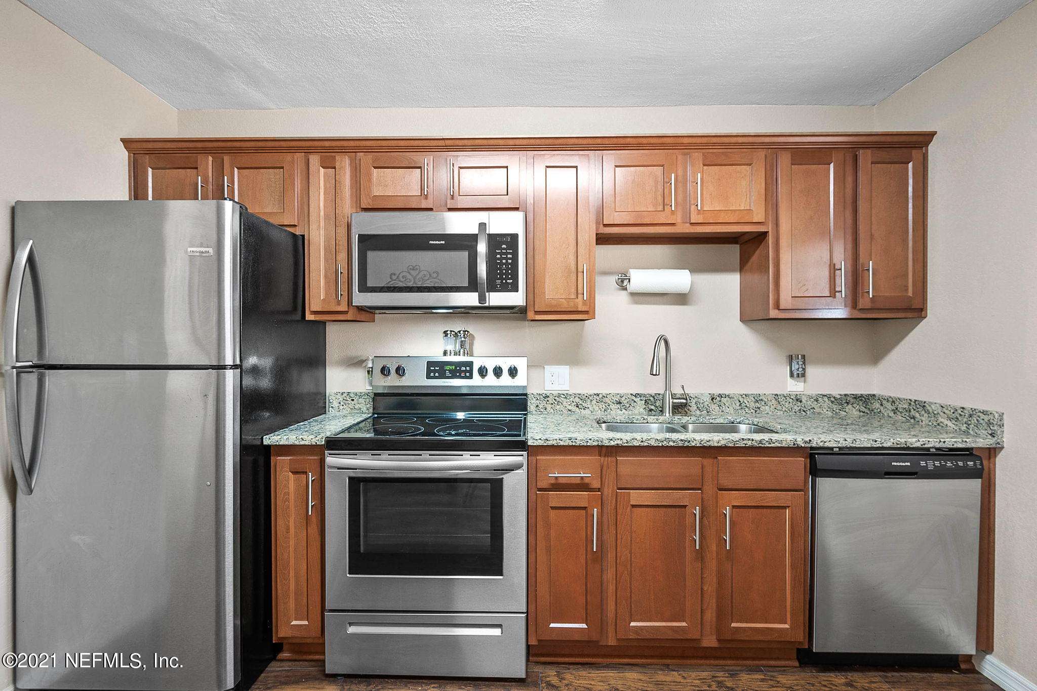 3652 Freeman Road Jacksonville, FL 32207 - Photo 4 of 18 New Stainless Appliances