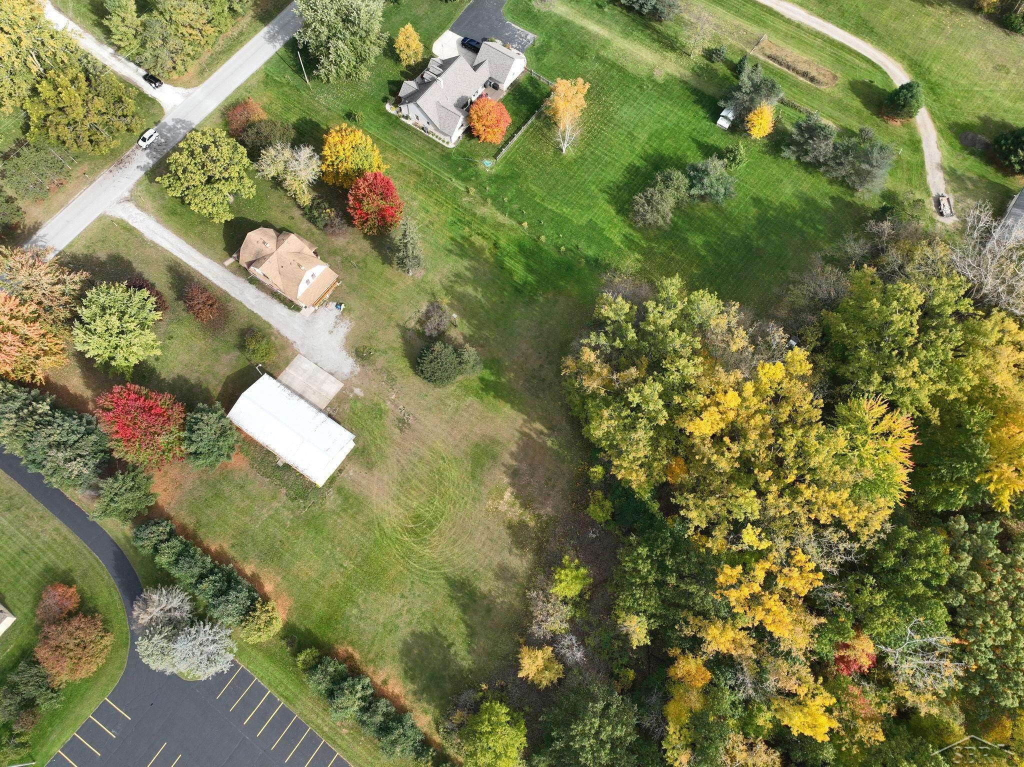 8715 Ederer Road Saginaw, MI 48609 - Photo 7 of 60 50125817-6.JPG