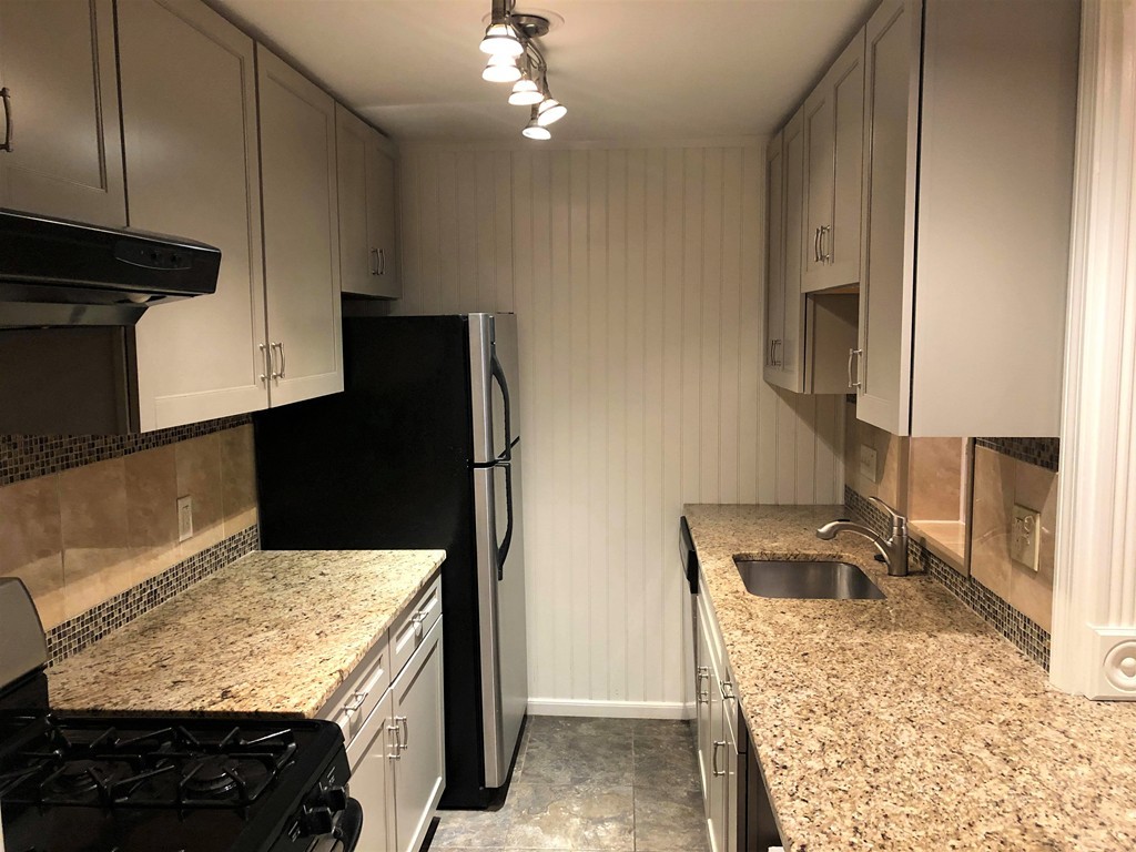 38 Temple, Unit 1 Boston, MA 02114 - Photo 3 of 18