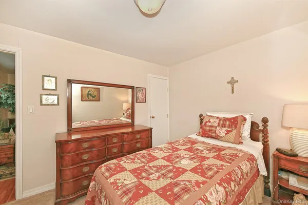 $329,000 | 10 Ivy Street, Unit 10A, Farmingdale, NY 11735