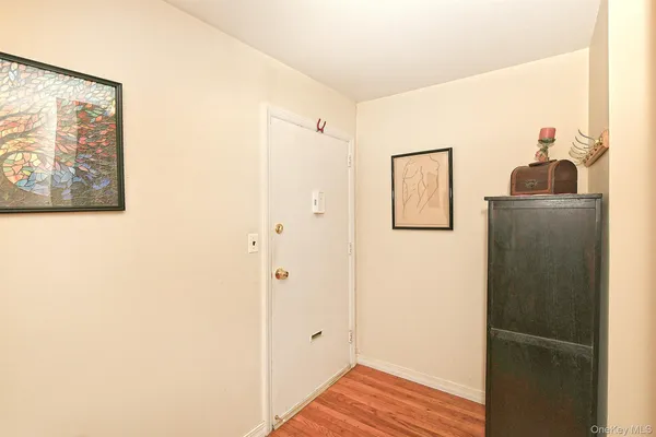 $329,000 | 10 Ivy Street, Unit 10A, Farmingdale, NY 11735