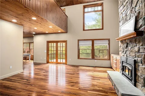 $1,250,000 | 900 South Road, East Greenwich, RI 02818