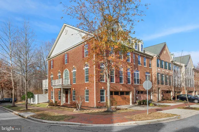 a view of entrance front of house and a yard