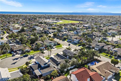 $1,899,000 | 9441 Iolani Circle, Huntington Beach, CA 92646