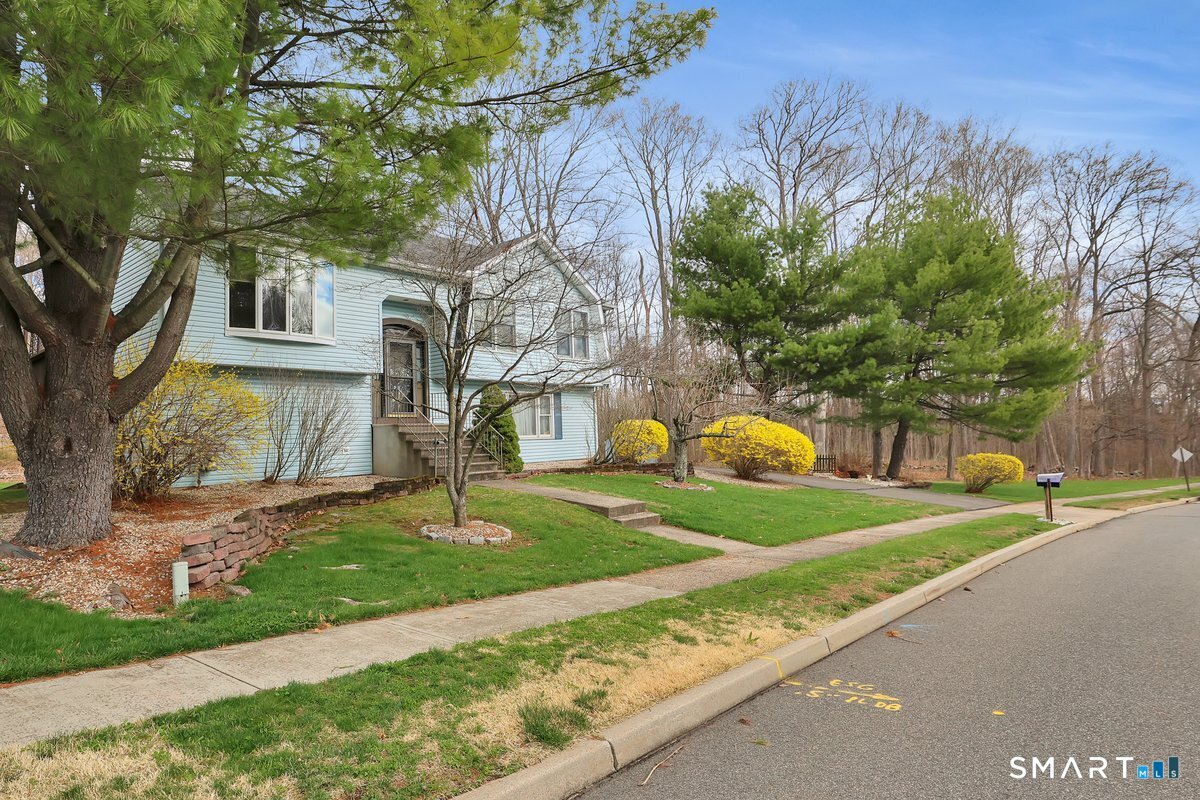 314 Timber Ridge Road Middletown, CT 06457 - Photo 3 of 29