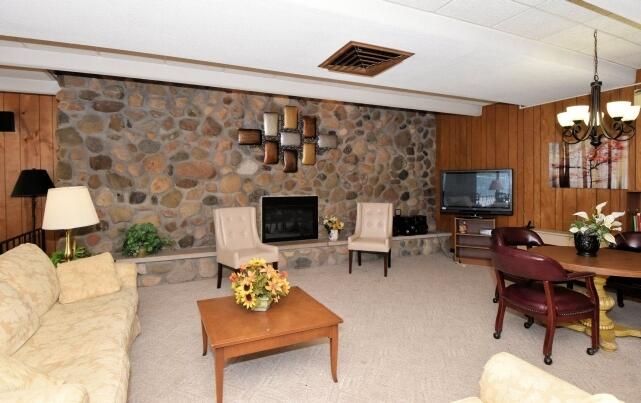 5253 North Lovers Lane Road, Unit 324 Milwaukee, WI 53225 - Photo 3 of 24 Living room