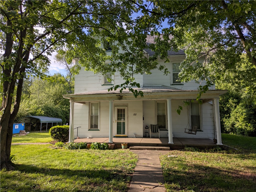 511 Maple Avenue Paris, IL 61944 - Photo 2 of 12