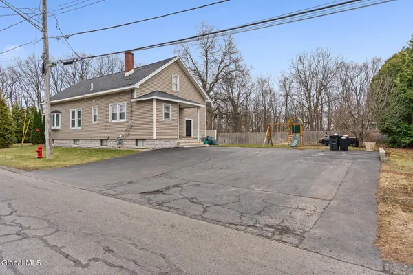 $349,900 | 3220 Balltown Road, Schenectady, NY 12304