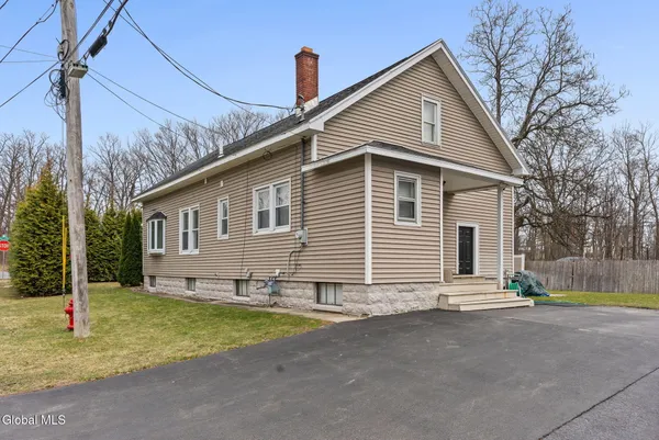 $349,900 | 3220 Balltown Road, Schenectady, NY 12304