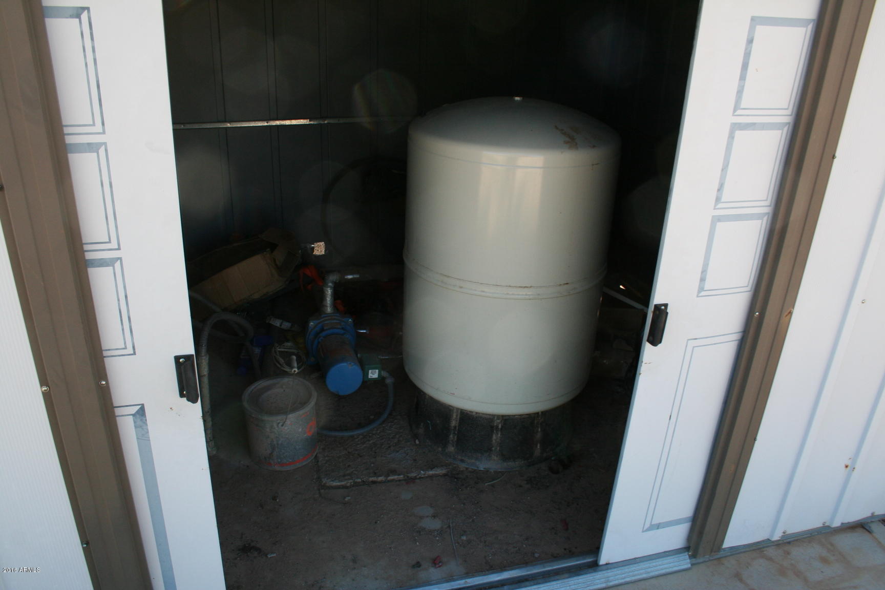 12620 North Hexcel Road Florence, AZ 85132 - Photo 42 of 48 Well pump - holding tank