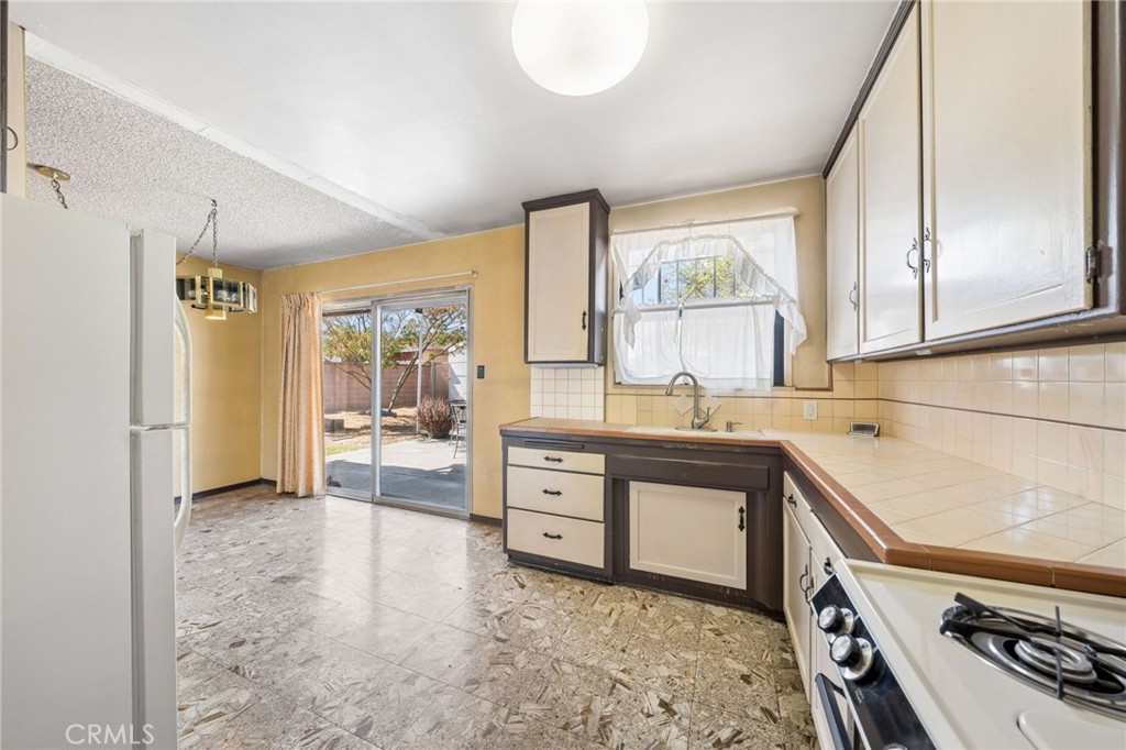 11359 Leffingwell Road Norwalk, CA 90650 - Photo 12 of 34 Gallery Image 12