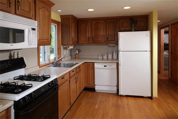 12 Woodbine Road Marshfield, MA 02050 - Photo 2 of 14 Gallery Image 2
